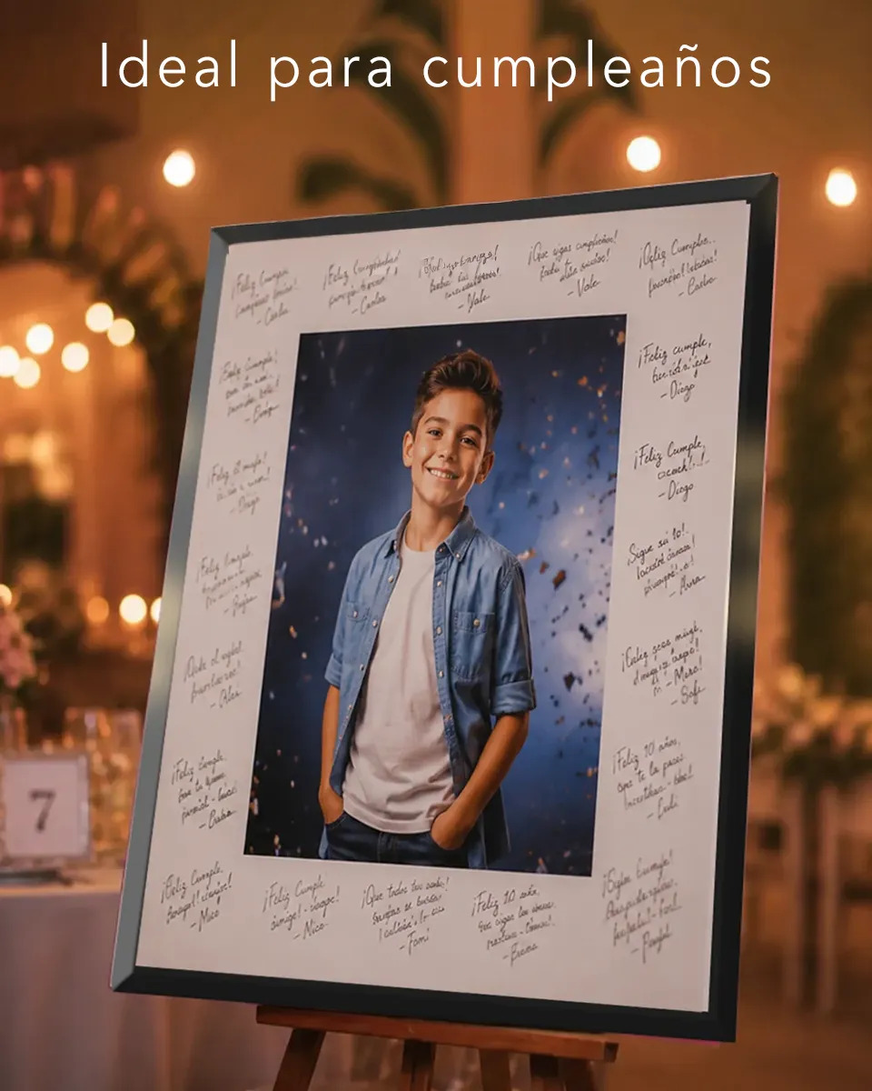 Cuadro de firmas personalizado para cumpleaños con dedicatorias de familiares y amigos.