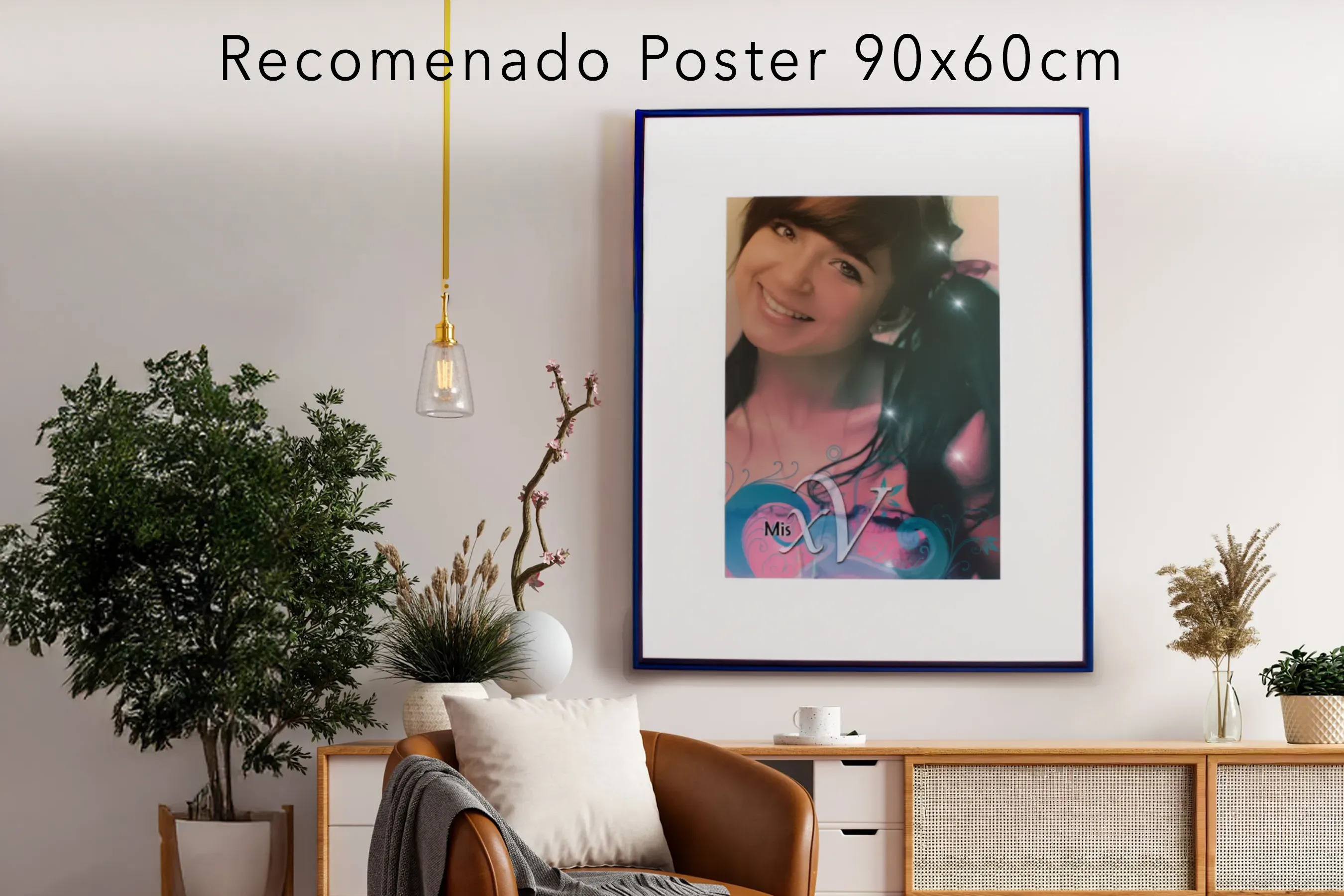 Cuadro de firmas personalizado instalado como decoración en el hogar con dedicatorias y mensajes de familiares y amigos.